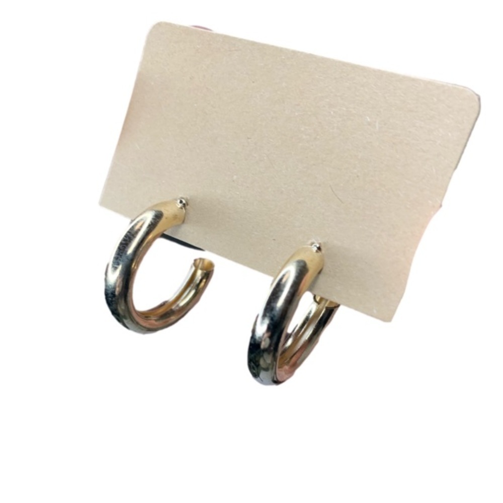 Medium gold hoops